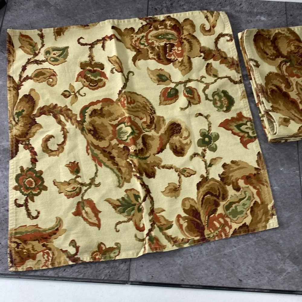 Lauren Ralph Lauren Placemats Medallian Floral Almond Buttery Yellow Table Linen